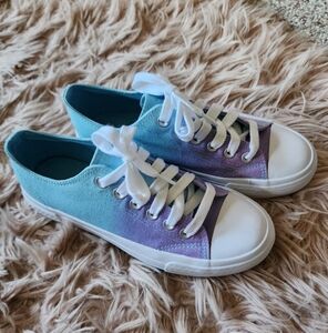 Womens sneakers shoes